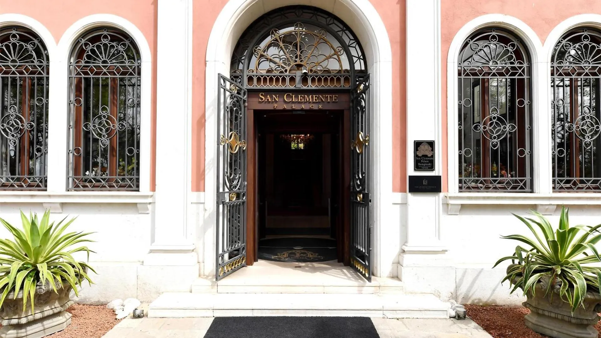 San Clemente Palace Kempinski Venice 5*,
