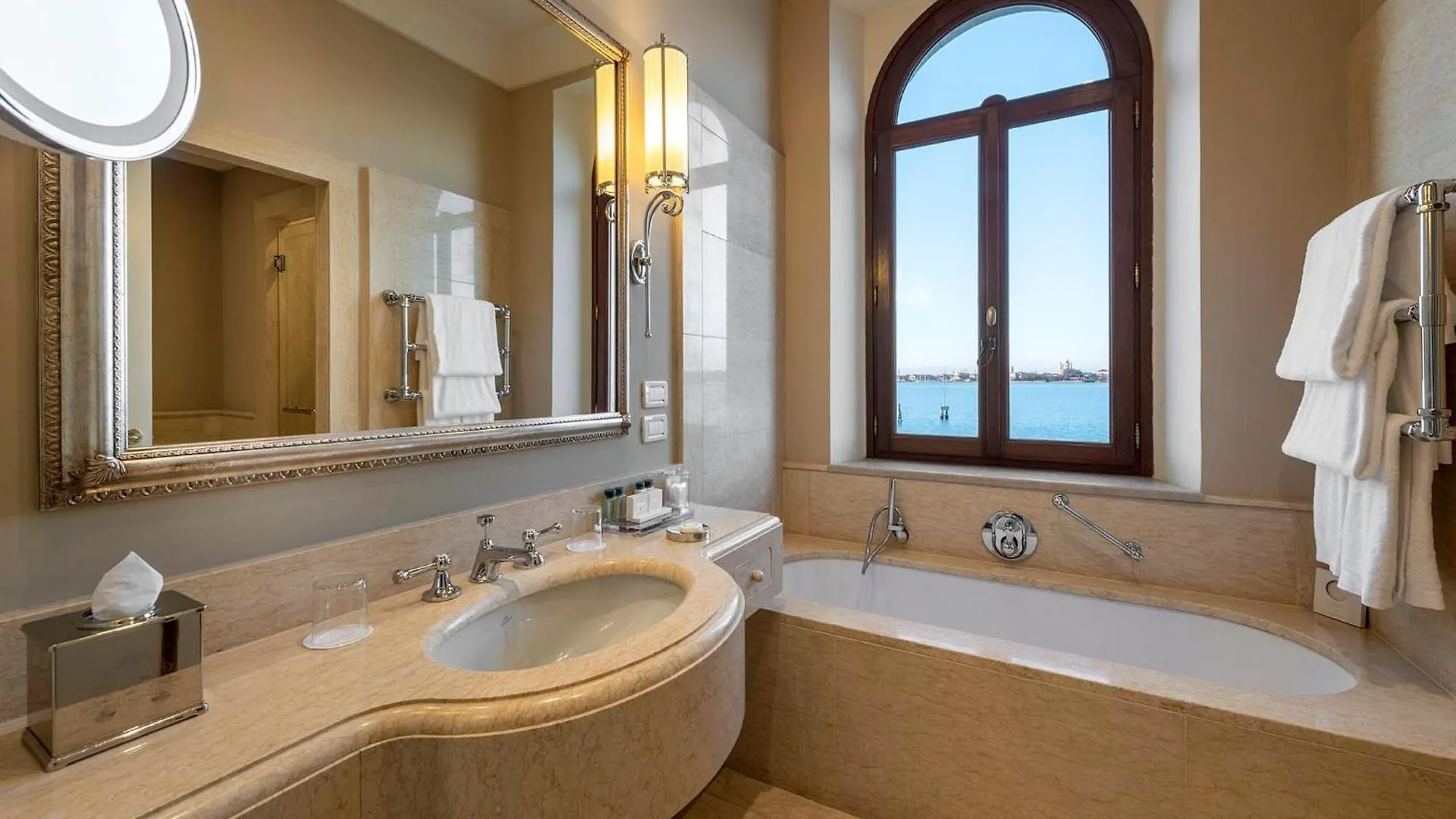 Hotel San Clemente Palace, Venice - Managed By Mandarin Oriental